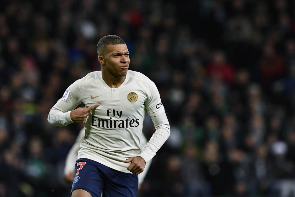 英媒：中国修订航空法以规范无人机安全管理